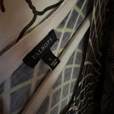 WOMENS CLOTHING LOT