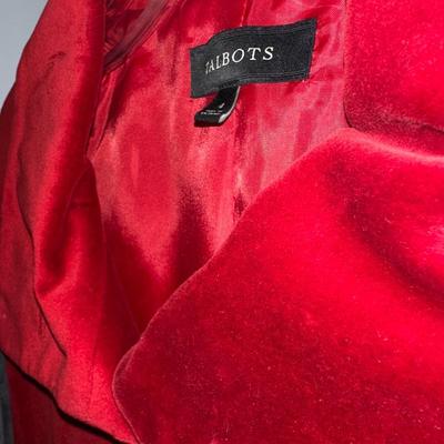 WOMENS CLOTHING LOT