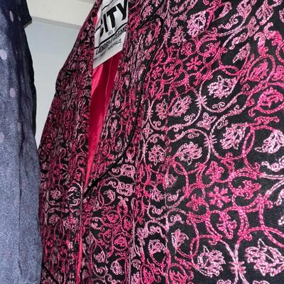 WOMENS CLOTHING LOT
