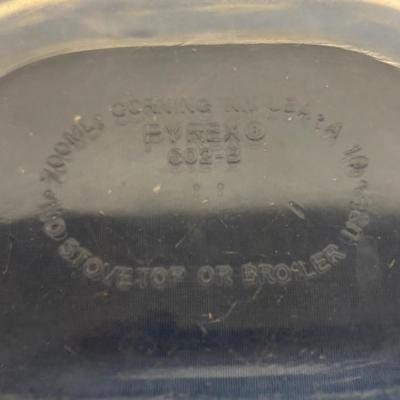 Vintage Pyrex 602-B Casserole Dish with Lid