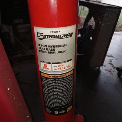 Cherry picker with 8 ton cylinder