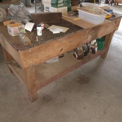 Work bench and contents except grinder