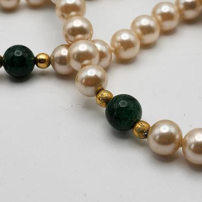 Lovely Pearl and Jade Bead necklace