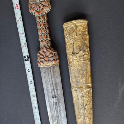 Dagger and Flintlock Decorative Wall Pieces