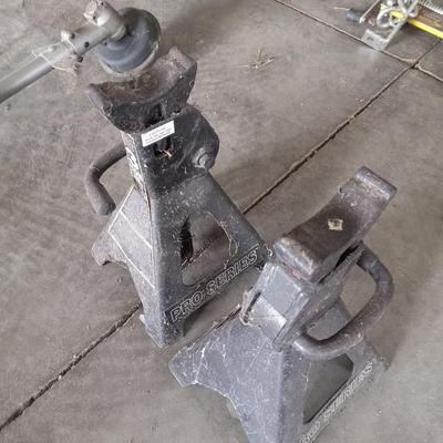 Jack stands