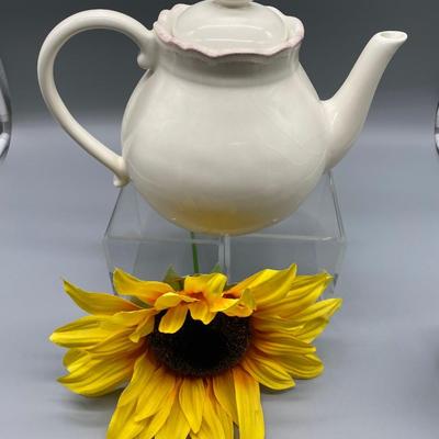 6 Piece Tea Set - Pink and Cream