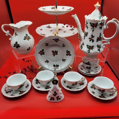 Lefton Holly & Ivy Pattern Tea Set