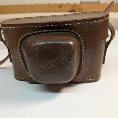 Vintage Spartus "35" 35mm Camera With Leather Case