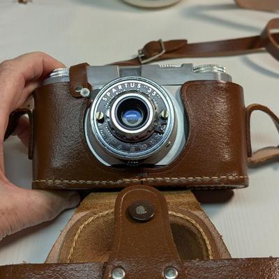 Vintage Spartus "35" 35mm Camera With Leather Case
