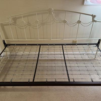 Twin Sized Metal Day Bed Frame