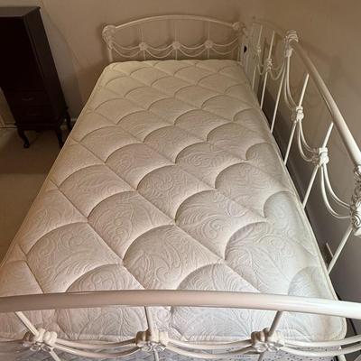 Twin Sized Metal Day Bed Frame