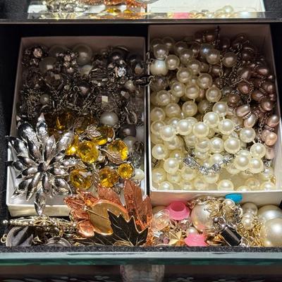 Etched Glass Mirrored Jewelry Box w/ Contents