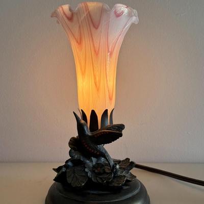 Dale Tiffany Hummingbird Lily Table Lamp