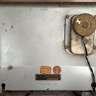 Vintage Neuweiler's Ale & Beer Reverse Glass Light-Up Clock