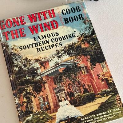 "Gone With the Wind" Knowles Collectible Plates Lot