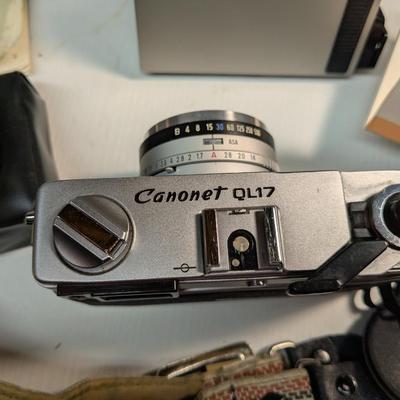 Very nice CANON Canonet QL17 Rangefinder 35mm Film Camera w/ Accessories