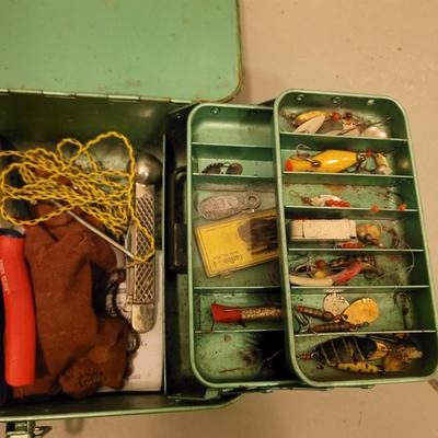 Shakespeare & Rainbow Fishing Rods + Tackle Box (BS-EL)