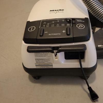 Miele Vacuum Cleaner (BS-EL)