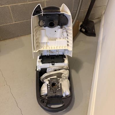 Miele Vacuum Cleaner (BS-EL)