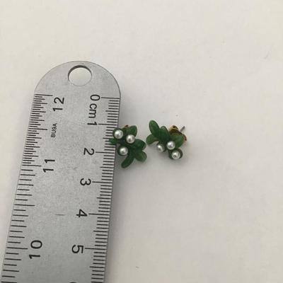 Vintage, 1986 Avon lucite, green, holly berries faux pearl earrings