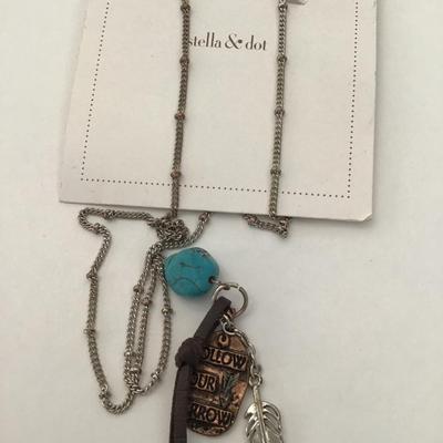 New Stella, and dot silver toned fashion necklace