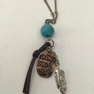 New Stella, and dot silver toned fashion necklace