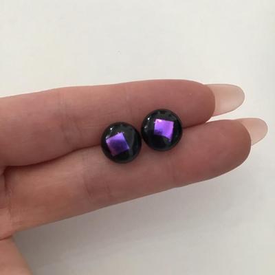 Glass stud earrings