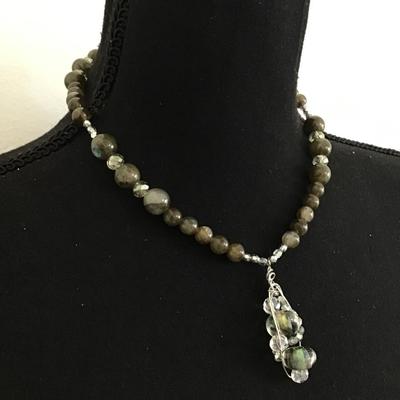 Labradorite gem stone beaded necklace & pendant