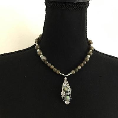 Labradorite gem stone beaded necklace & pendant