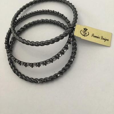 Premier design bangle bracelet set