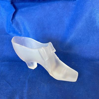 Antique Gillinder & Sons 1876 World's Fair Centennial Exhibit Frosted Glass Souvenir 6 Inch Pump Shoe Paperweight Sculpture