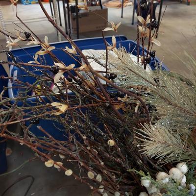 Outdoor Christmas Decor and Lights (G-BBL)