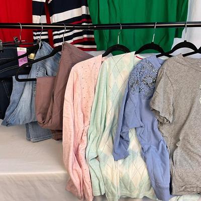 Lot C 407 Women’s Multi-Seasonal Clothing Lot (XXL)
