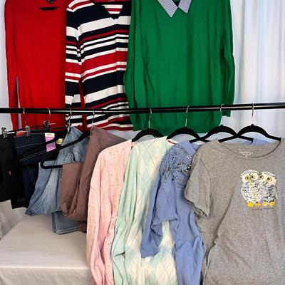 Lot C 407 Women’s Multi-Seasonal Clothing Lot (XXL)