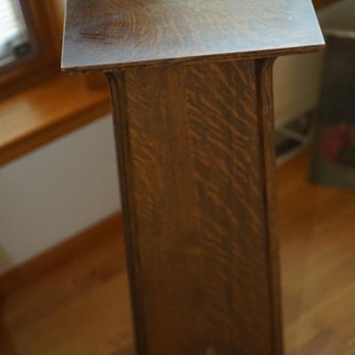 CLASSIC EARLY 1900'S ARTS & CRAFTS STYLE QUARTER SAWN OAK FERN STAND OF 3FT