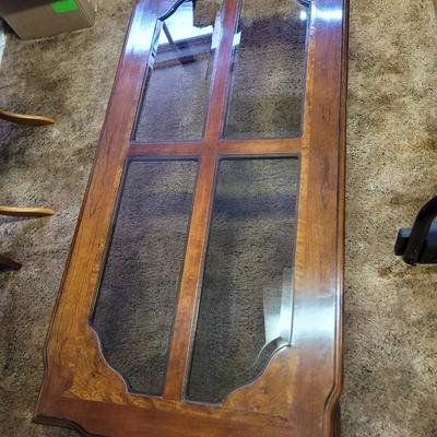 Coffee table, removable beveled glass