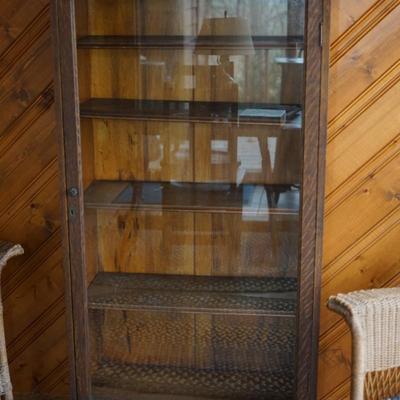 EARLY 1900'S GLASS DOOR BOOKCASE OR CABINET FOR DISPLAY