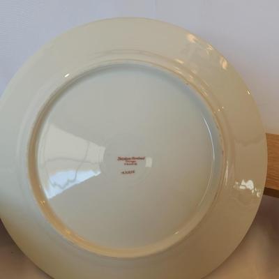 Haviland "Marie" dinner plates (8)