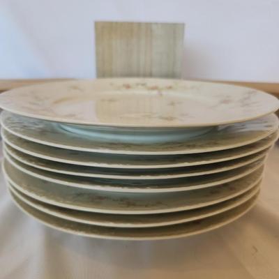 Haviland "Marie" dinner plates (8)
