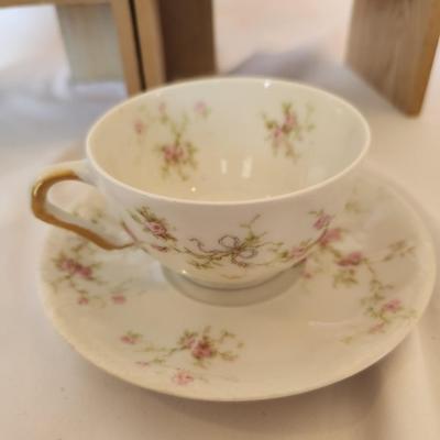 Haviland 'Marie' Cups and Saucers (4)
