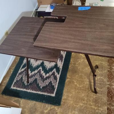 Sewing machine table