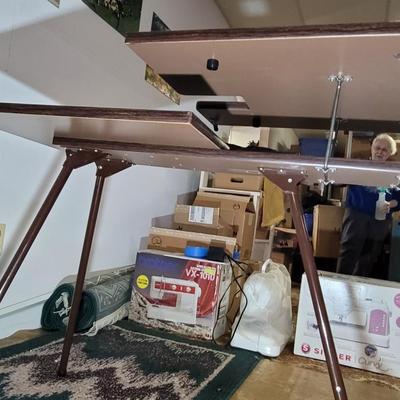 Sewing machine table