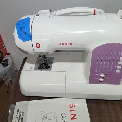 Singer 8763, nearly new