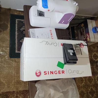 Singer 8763, nearly new