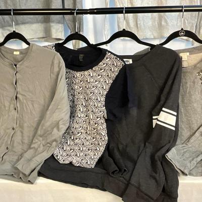 Lot B 418 Bundle of Grey J.Crew Tops (LG)