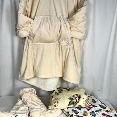 Lot B 420 Cream Comfy & Matching Booties (OS)