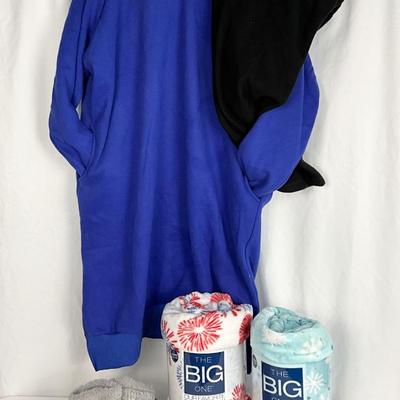 Lot B 421 Women’s Lounge Wear Lot (OS/XL)