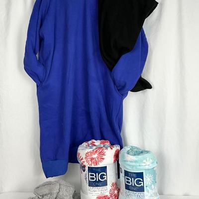 Lot B 421 Women’s Lounge Wear Lot (OS/XL)