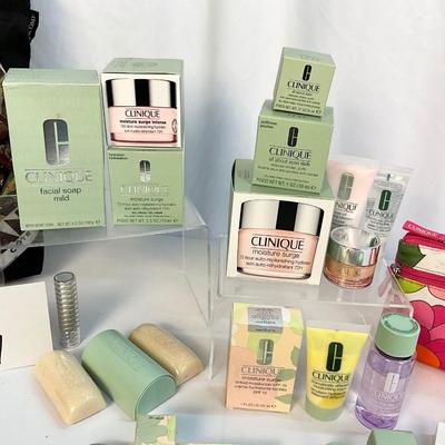 Lot A 427 Large Clinique Cosmetic Lot