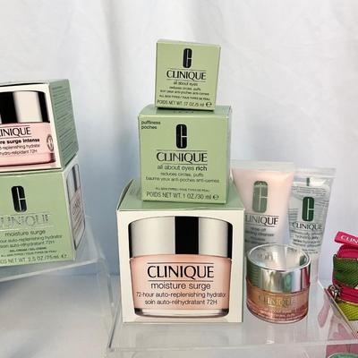 Lot A 427 Large Clinique Cosmetic Lot
